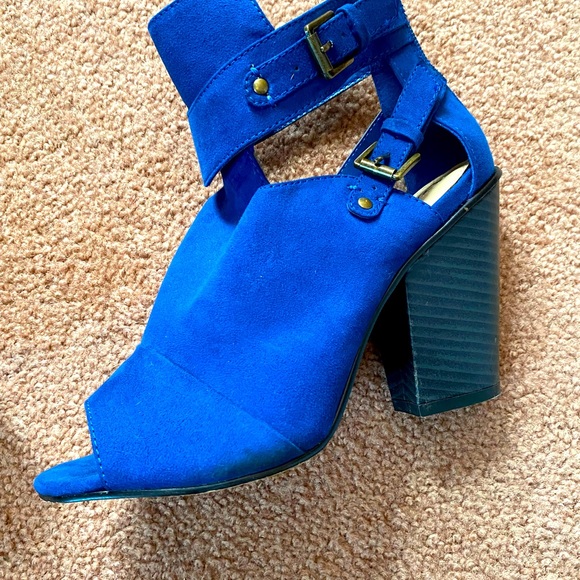 🍀Leila Stone Blue Suede Heels with Two Buckles size 6.5 - Picture 11 of 11